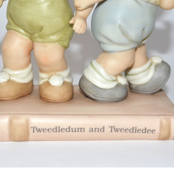 Enesco Tweedledum And Tweedledee 1994 Limited edition #7505 - Picture 4 of 7